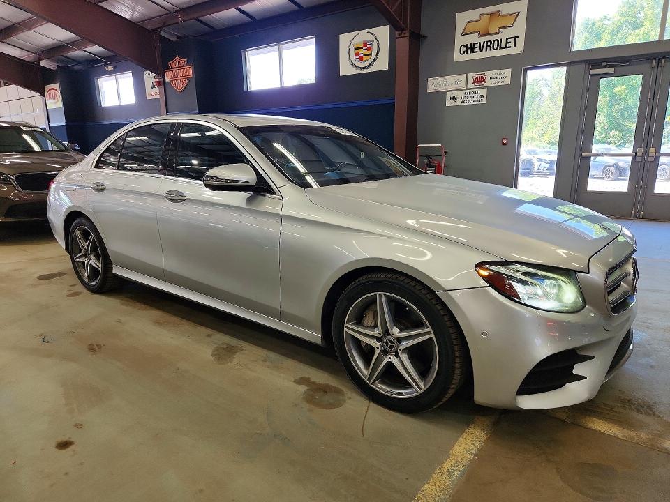 Photo 4 from auction – 2017 MERCEDES-BENZ E with VIN WDDZF4KB8HA232885