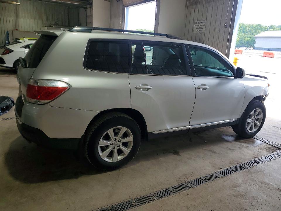 Photo 3 from auction – 2011 TOYOTA HIGHLANDER with VIN 5TDBK3EH1BS068732