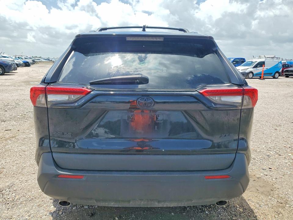 Photo 6 from auction – 2022 TOYOTA RAV4 with VIN 2T3W1RFV7NC208637