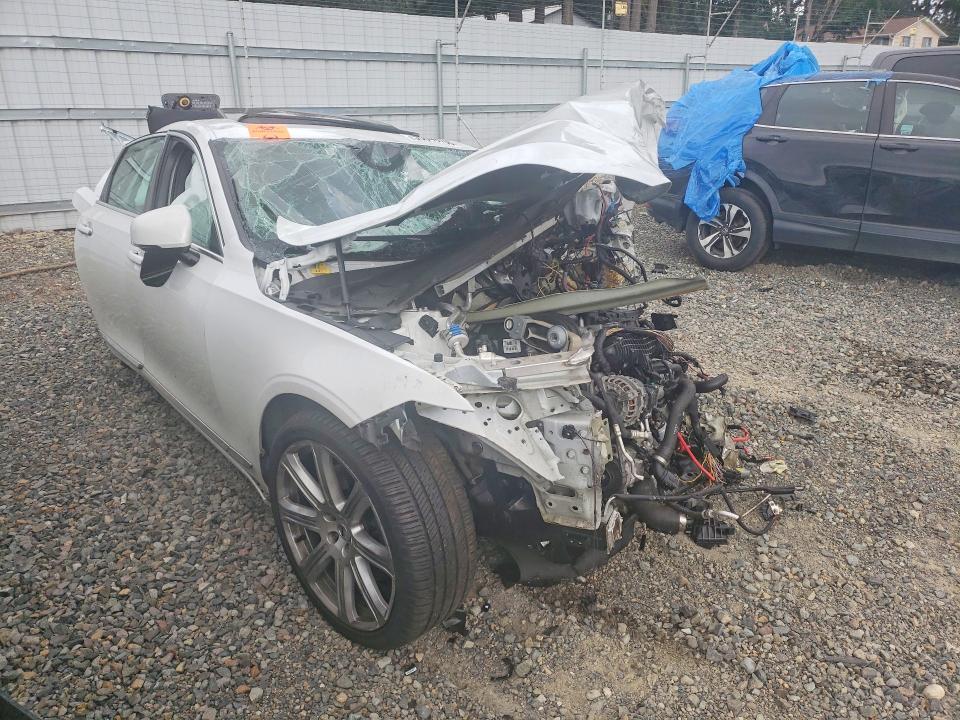 Photo 4 from auction – 2017 VOLVO S90 with VIN YV1A22ML1H1005044