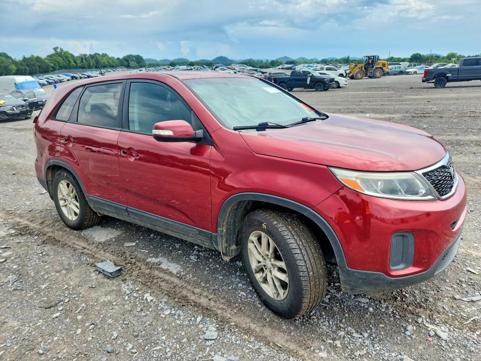 Photo 4 from auction – 2015 KIA SORENTO with VIN 5XYKT3A65FG648960