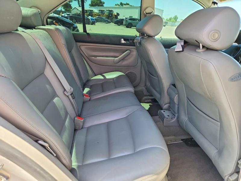 Photo 10 from auction – 2000 VOLKSWAGEN JETTA with VIN 3VWSC29M1YM129226