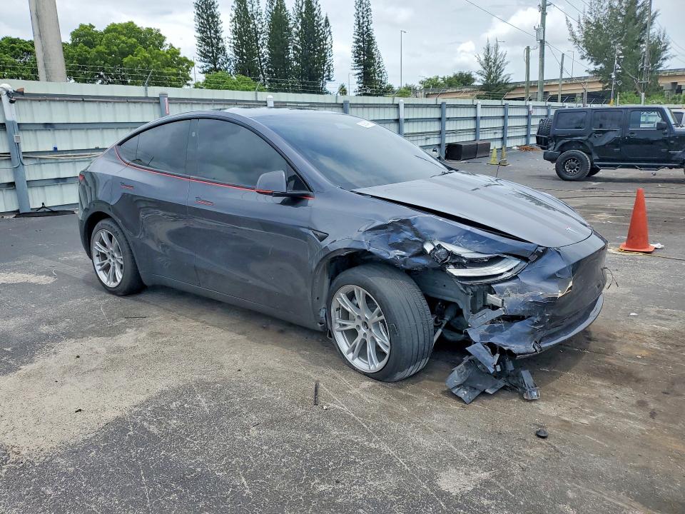 Photo 4 from auction – 2024 TESLA MODEL Y with VIN 7SAYGDEE7RA227968