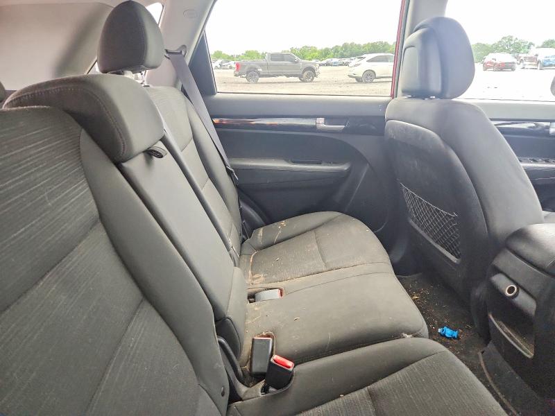 Photo 11 from auction – 2015 KIA SORENTO with VIN 5XYKT3A65FG648960