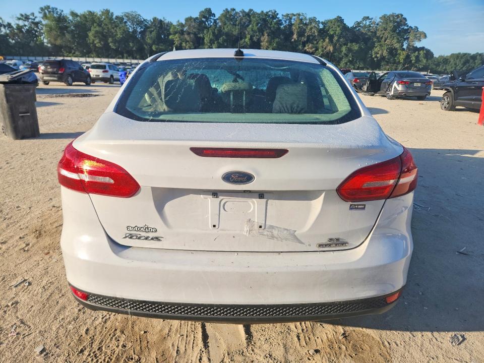 Photo 6 from auction – 2016 FORD FOCUS with VIN 1FADP3F26GL214044