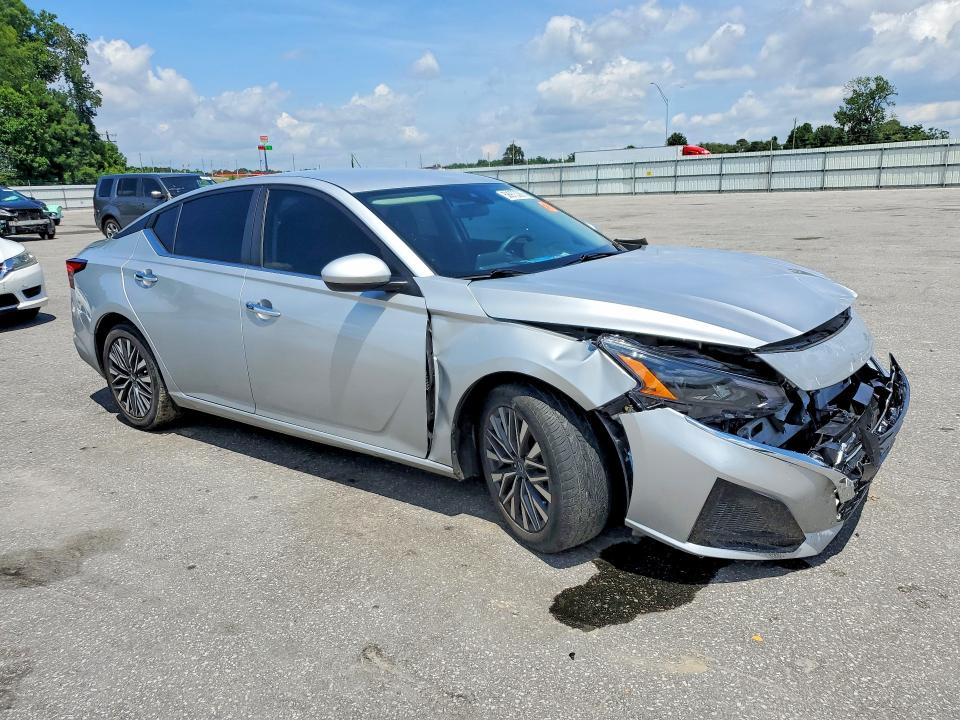 Photo 4 from auction – 2023 NISSAN ALTIMA with VIN 1N4BL4DV4PN351476