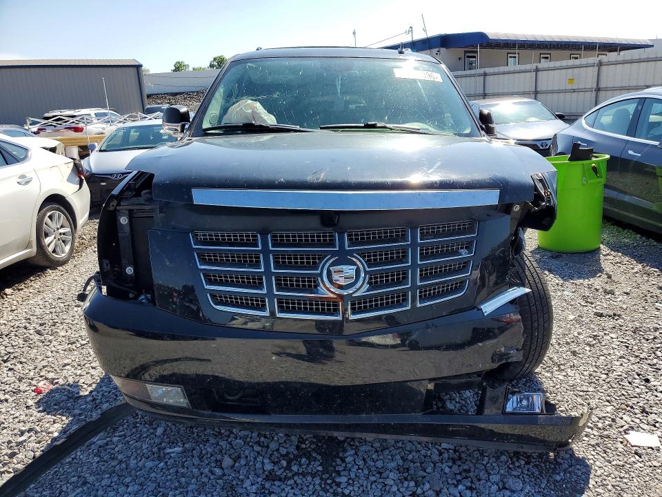 Фото 5 с аукциона – 2010 CADILLAC ESCALADE с VIN 1GYUCAEF8AR171338