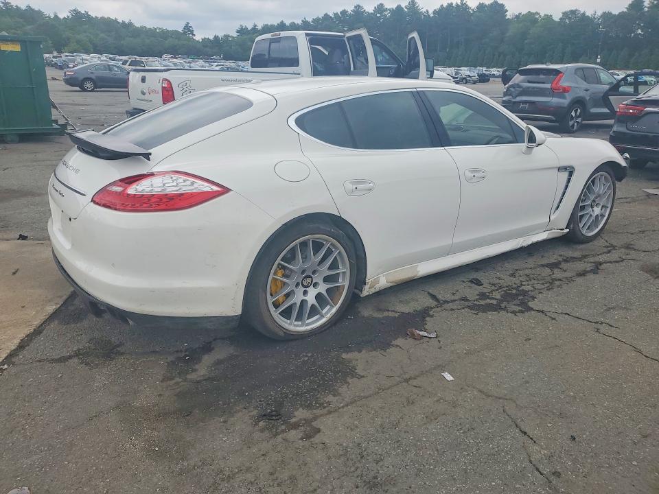 Photo 3 from auction – 2011 PORSCHE PANAMERA with VIN WP0AC2A77BL090574