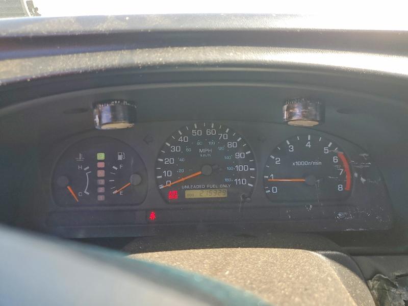 Photo 9 from auction – 2000 NISSAN FRONTIER with VIN 1N6ED26Y0YC327122