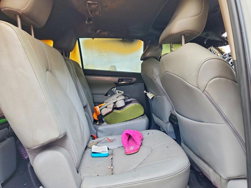 Photo 11 from auction – 2021 TOYOTA HIGHLANDER with VIN 5TDYZRAH7MS035848