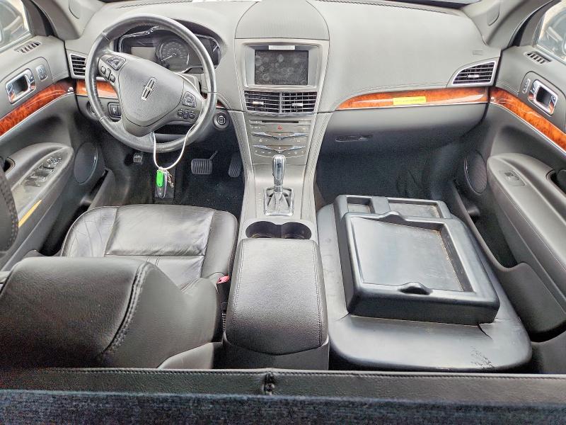 Photo 8 from auction – 2015 LINCOLN MKT with VIN 2L1MJ5LK0FBL04507