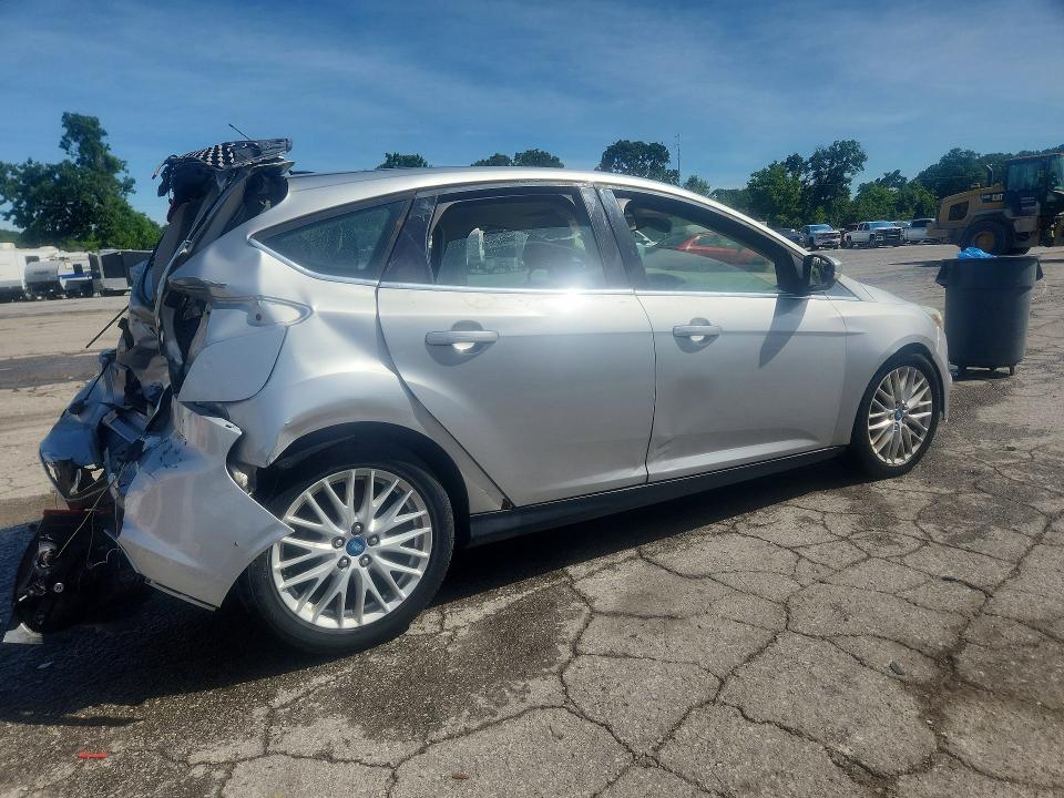 Photo 3 from auction – 2012 FORD FOCUS with VIN 1FAHP3M23CL243709