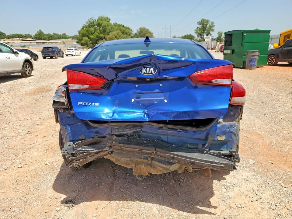 Photo 6 from auction – 2018 KIA FORTE with VIN 3KPFL4A77JE241972