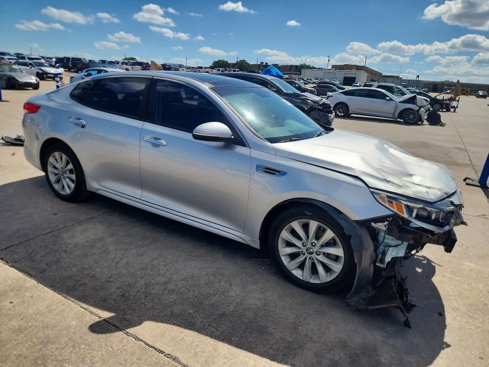 Photo 4 from auction – 2016 KIA OPTIMA with VIN 5XXGU4L31GG070373
