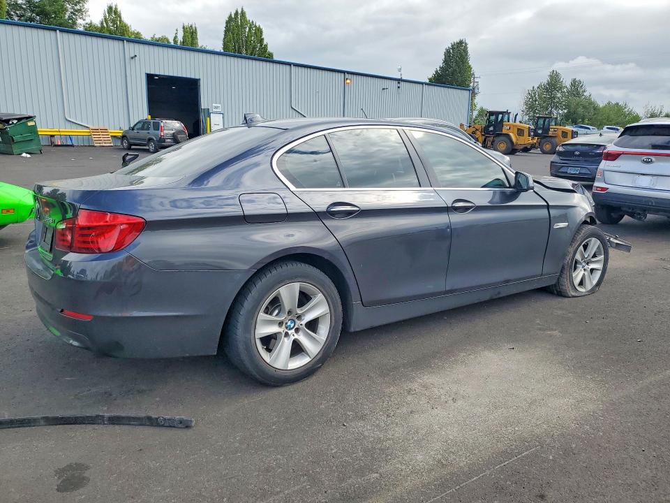 Photo 3 from auction – 2013 BMW 528 with VIN WBAXH5C5XDD106849