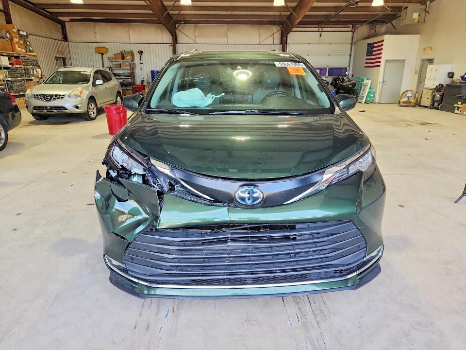Photo 5 from auction – 2023 TOYOTA SIENNA with VIN 5TDYRKEC6PS146126