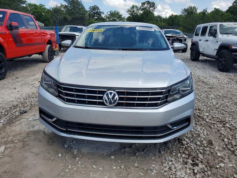 Photo 5 from auction – 2016 VOLKSWAGEN PASSAT with VIN 1VWAS7A37GC008313