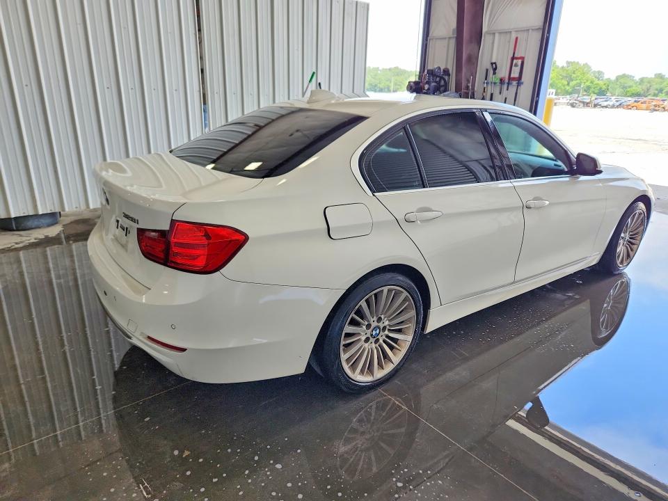 Photo 3 from auction – 2015 BMW 328 with VIN WBA3A5C53FF607933