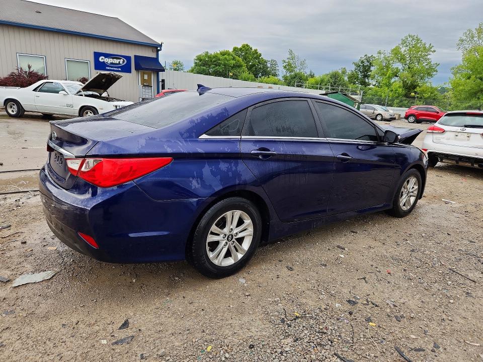 Photo 3 from auction – 2014 HYUNDAI SONATA with VIN 5NPEB4AC6EH943990