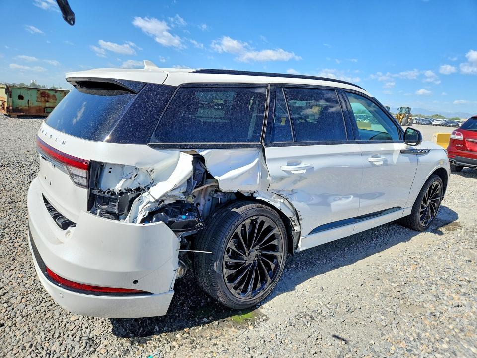 Photo 3 from auction – 2024 LINCOLN AVIATOR with VIN 5LM5J7XC3RGL04724