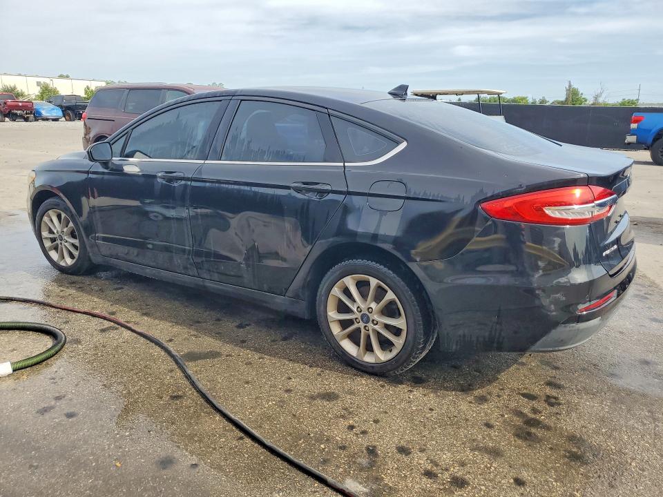 Photo 2 from auction – 2020 FORD FUSION with VIN 3FA6P0HD6LR229130