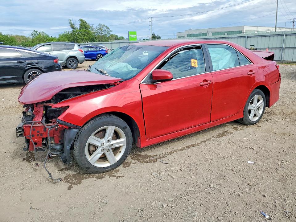TOYOTA CAMRY 2014 مع رقم تعريف المركبة 4T1BF1FK4EU762376 - صورة من المزاد