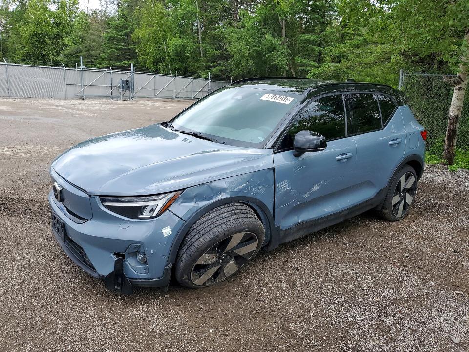 VOLVO XC40 2023 with VIN YV4ED3UM3P2990680 - Photo from auction