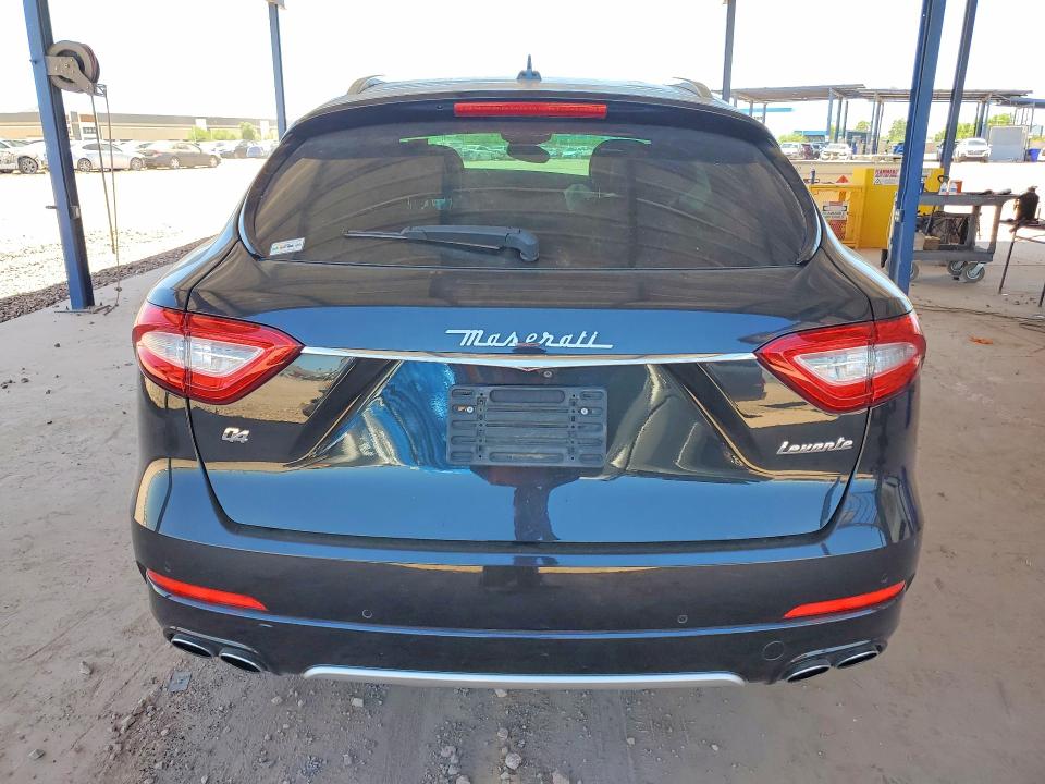 Photo 6 from auction – 2018 MASERATI LEVANTE with VIN ZN661XUL1JX294360