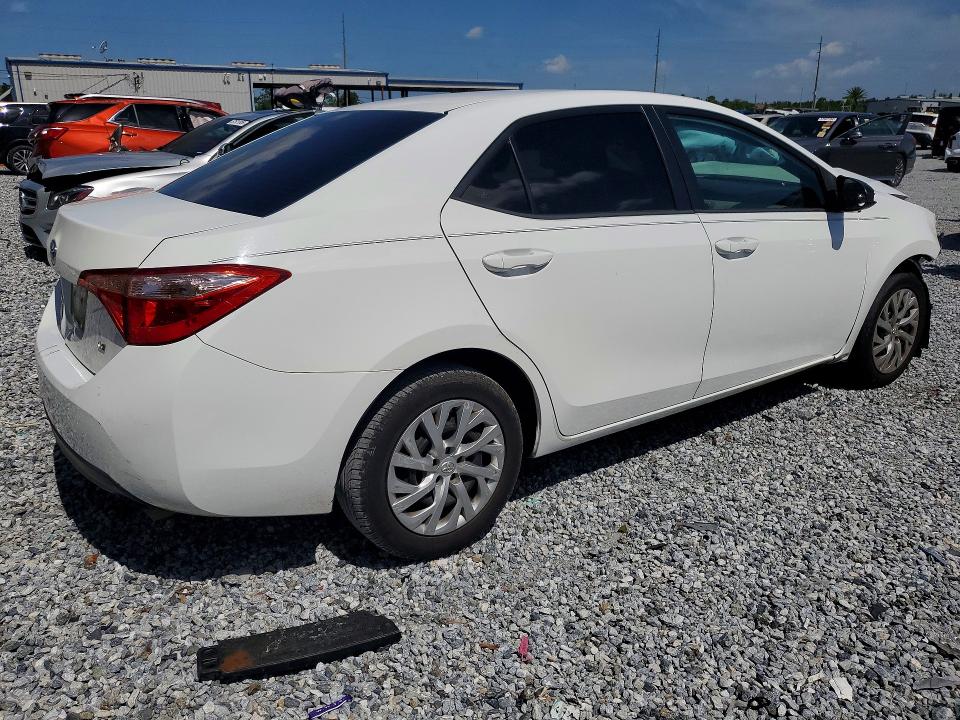 Photo 3 from auction – 2018 TOYOTA COROLLA with VIN 5YFBURHE4JP845636