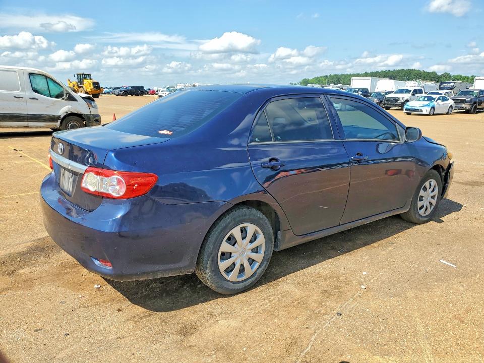 Photo 3 from auction – 2013 TOYOTA COROLLA with VIN 5YFBU4EE5DP137066
