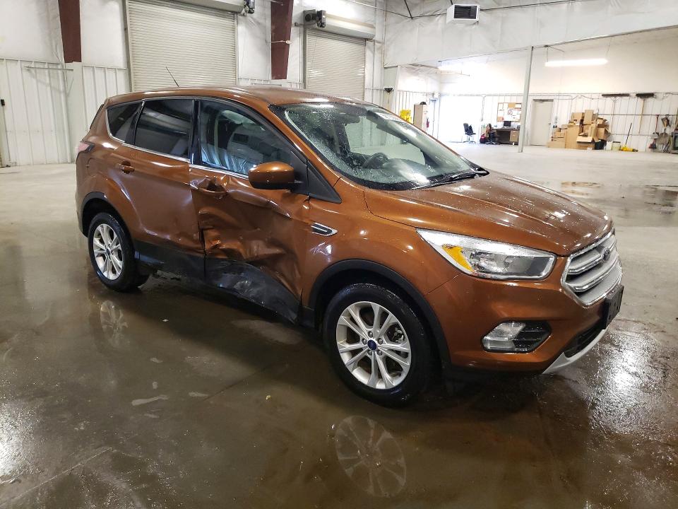 Photo 4 from auction – 2017 FORD ESCAPE with VIN 1FMCU9GD4HUA94396