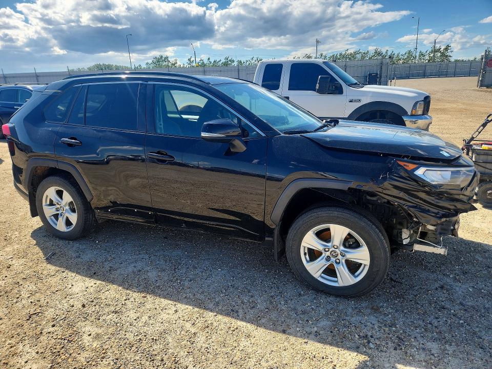 Photo 4 from auction – 2019 TOYOTA RAV4 with VIN 2T3R1RFV2KC001890