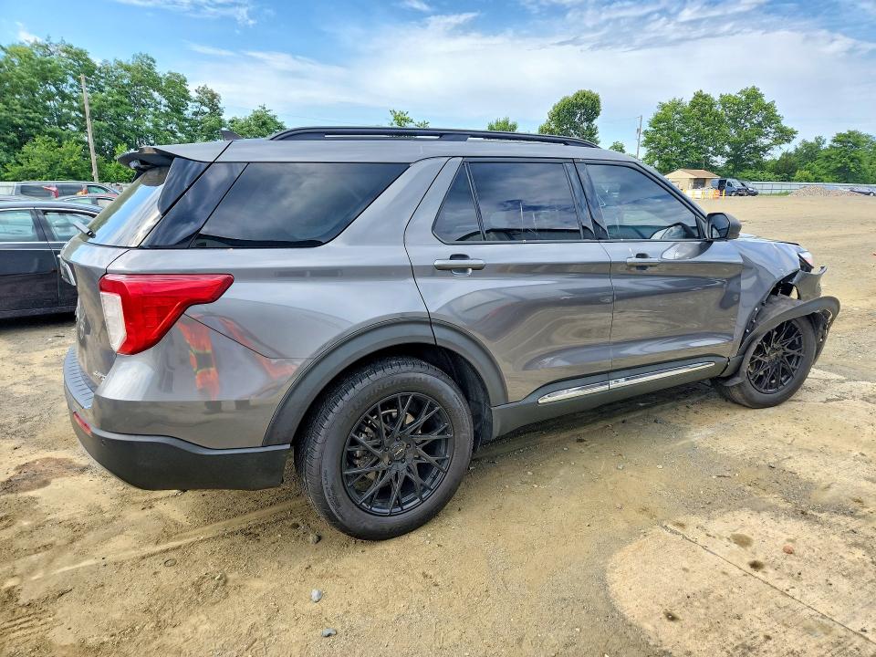 Photo 3 from auction – 2021 FORD EXPLORER with VIN 1FMSK8DH7MGA23155