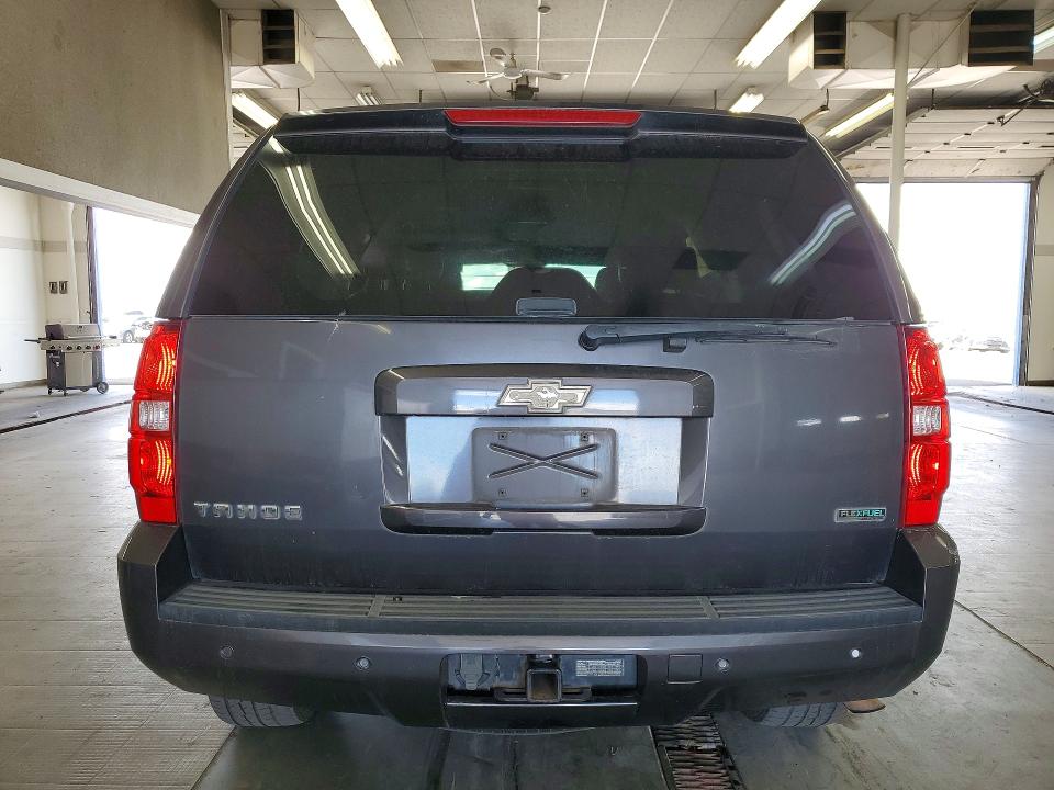 Photo 6 from auction – 2010 CHEVROLET TAHOE with VIN 1GNUKBE01AR287546
