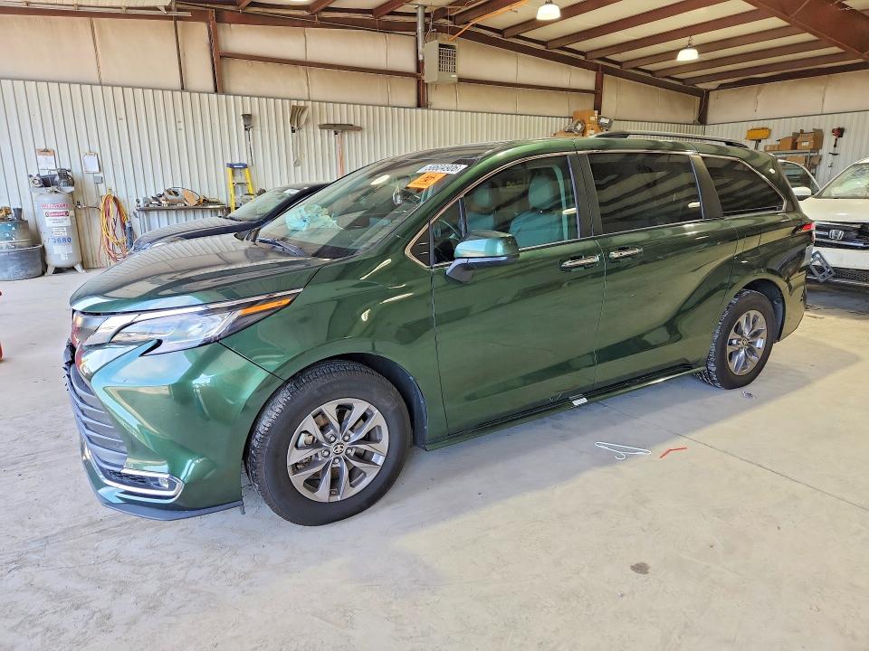 Photo 1 from auction – 2023 TOYOTA SIENNA with VIN 5TDYRKEC6PS146126