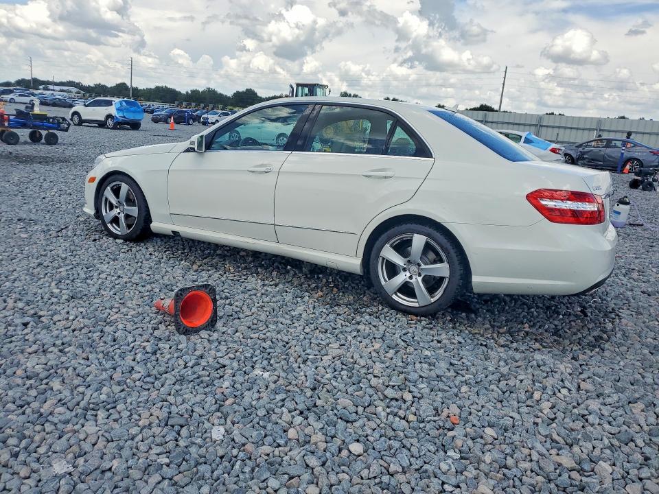 Photo 2 from auction – 2010 MERCEDES-BENZ E with VIN WDDHF5GB9AA181803