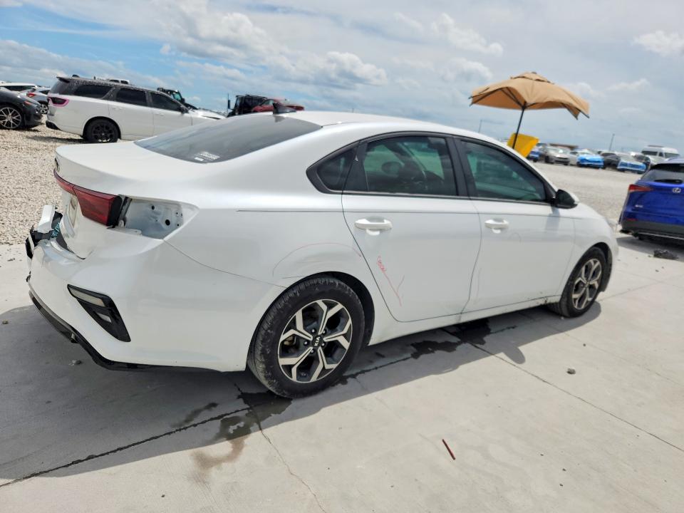 Photo 3 from auction – 2021 KIA FORTE with VIN 3KPF24AD2ME309947