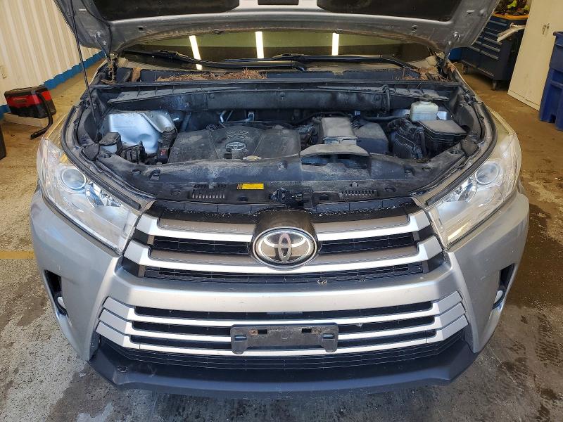 Zdjęcie 12 z aukcji – 2017 TOYOTA HIGHLANDER z VIN 5TDJZRFH1HS453774