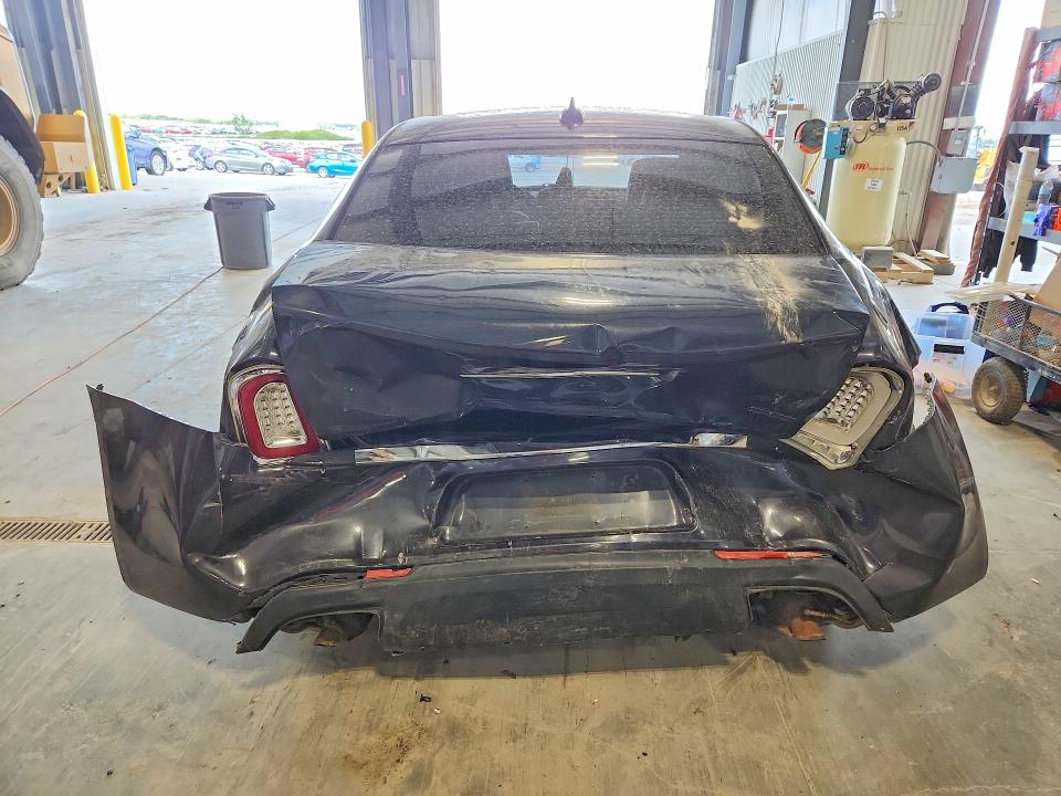 Photo 6 from auction – 2015 CHRYSLER 300 with VIN 2C3CCAAG4FH930868