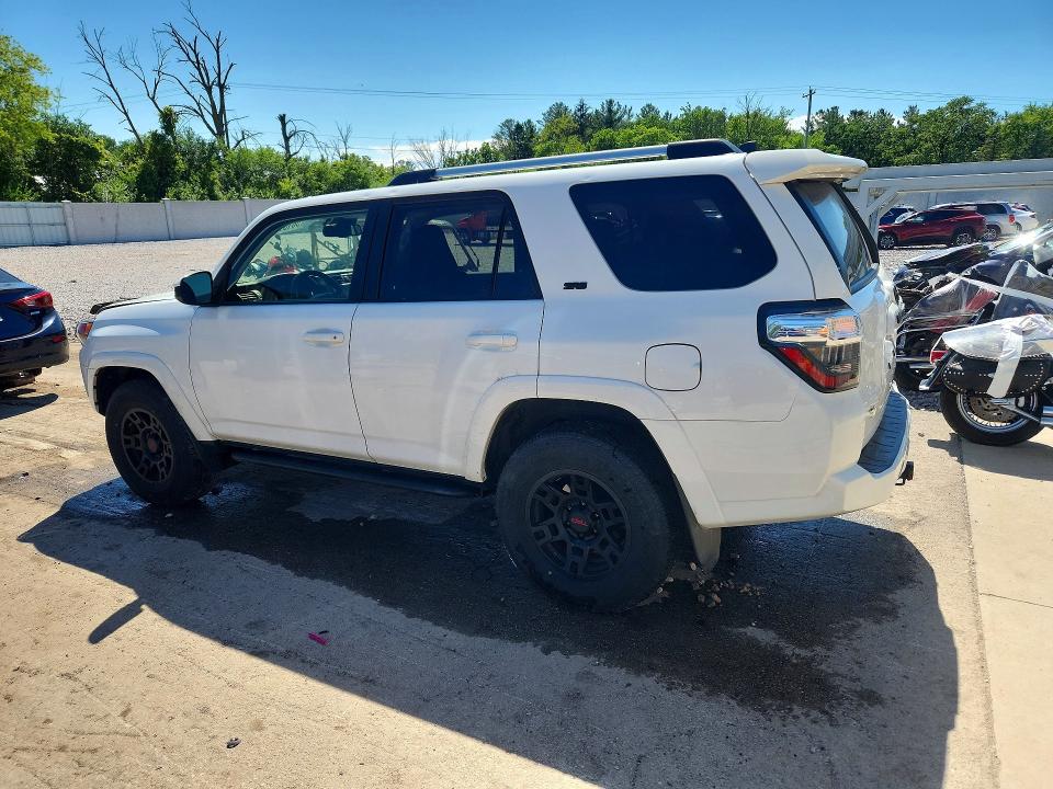 Photo 2 from auction – 2021 TOYOTA 4RUNNER with VIN JTEMU5JR7M5957665