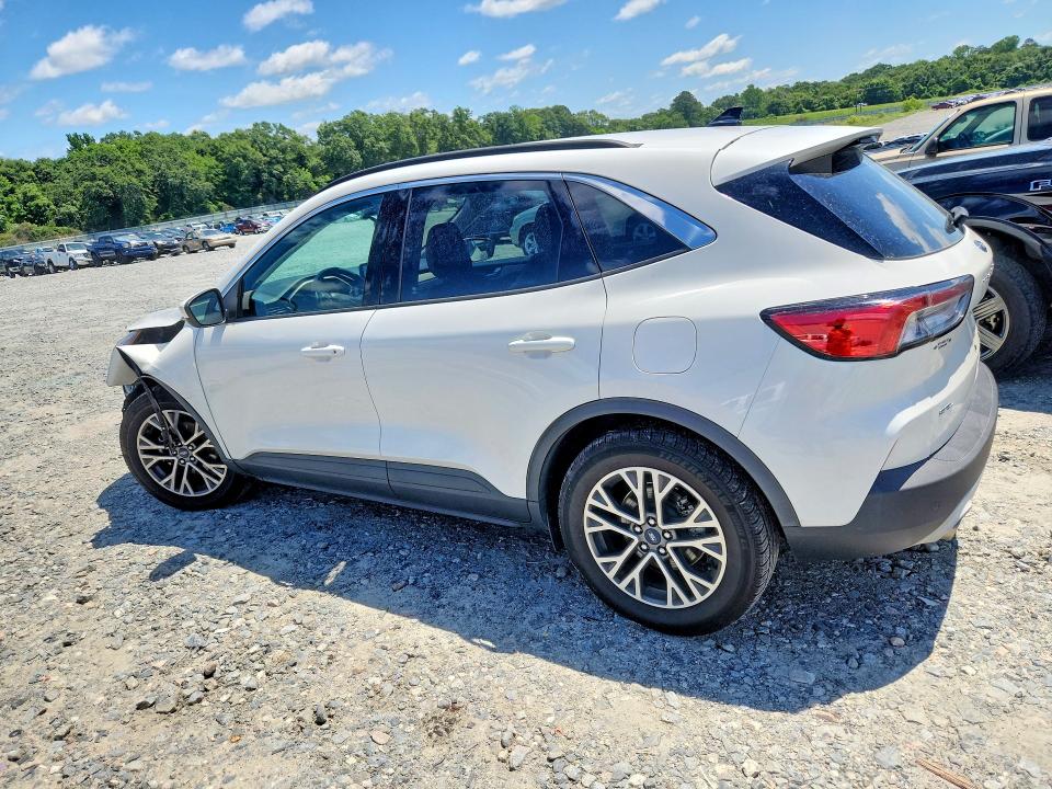 Photo 2 from auction – 2020 FORD ESCAPE with VIN 1FMCU0H6XLUA67059
