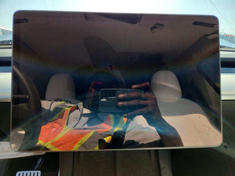 Photo 9 from auction – 2022 TESLA MODEL Y with VIN 7SAYGDEF4NF382354