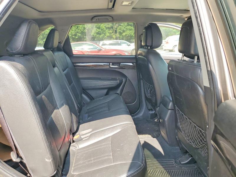Photo 10 from auction – 2012 KIA SORENTO with VIN 5XYKW4A28CG218314