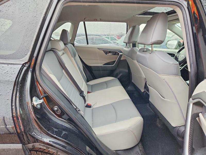 Photo 10 from auction – 2021 TOYOTA RAV4 with VIN JTMA1RFV7MD079156