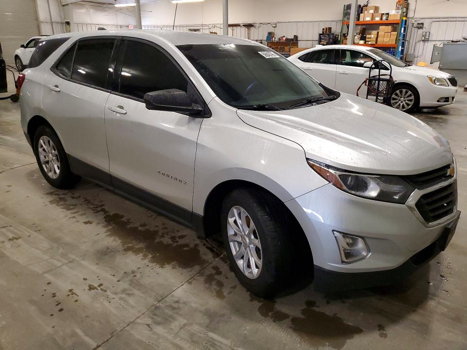 Photo 4 from auction – 2019 CHEVROLET EQUINOX with VIN 3GNAXHEV9KS599244