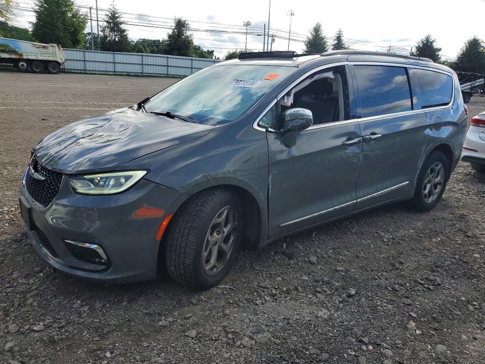 CHRYSLER PACIFICA 2022 with VIN 2C4RC1GG9NR198159 - Photo from auction