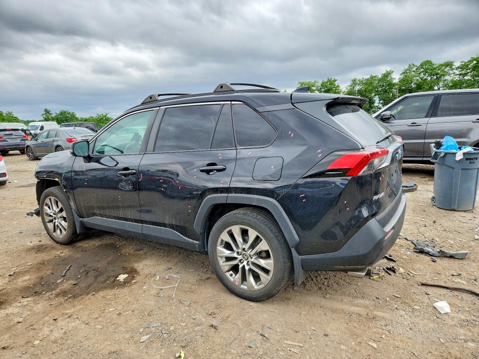 Photo 2 from auction – 2021 TOYOTA RAV4 with VIN 2T3A1RFV3MC185026