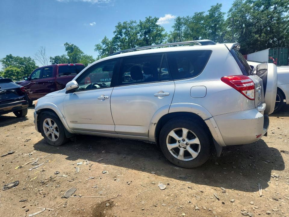 Photo 2 from auction – 2011 TOYOTA RAV4 with VIN 2T3DF4DV6BW103225