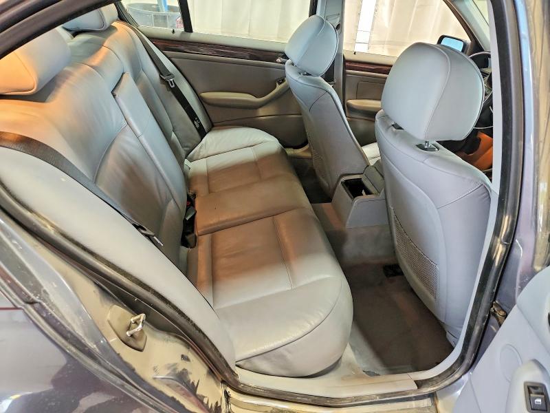 Photo 10 from auction – 2001 BMW 330 with VIN WBAAV53471FJ63290