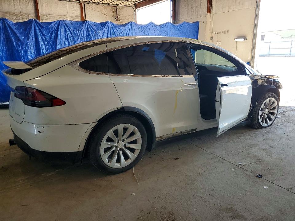 Photo 3 from auction – 2020 TESLA MODEL X with VIN 5YJXCBE26LF271923